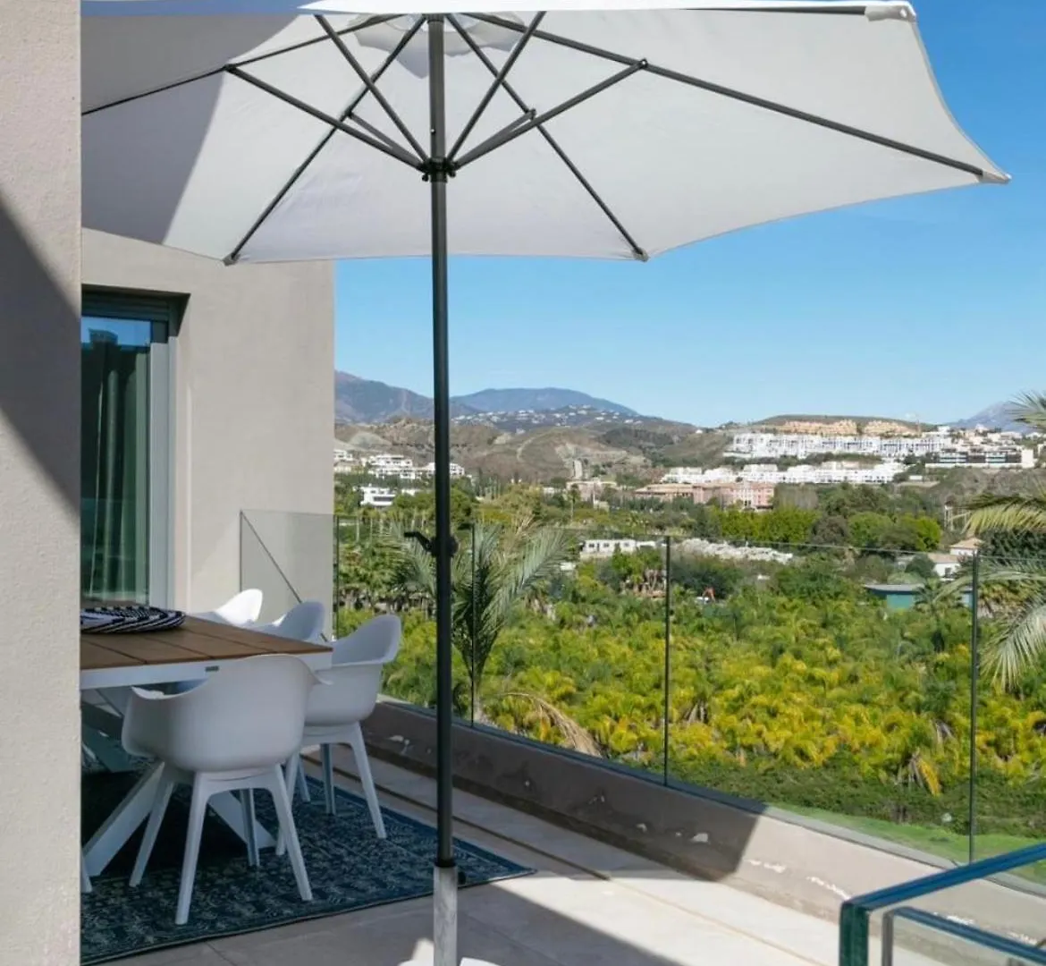 에스테포나 Bright Luxury Design Penthouse 아파트